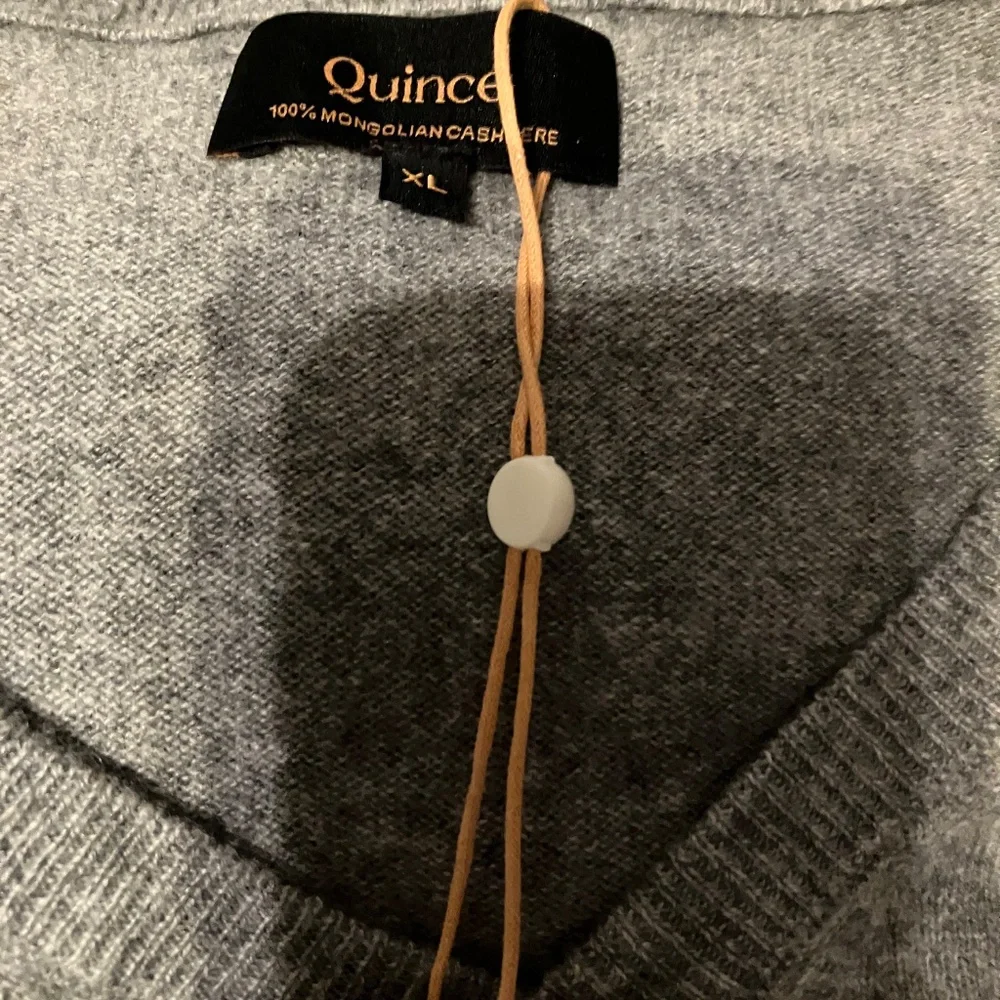 Quince Mongolian cashmere v-neck sweater gray women’s XL new with tags - Picture 3 of 6